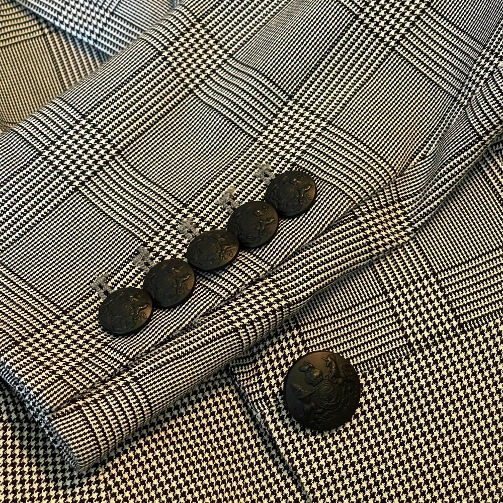 Blazer - Picture 6 of 8